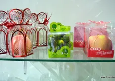 Gift packaging for fresh produce by Shenzhen Lvyuan Packaging Technology.