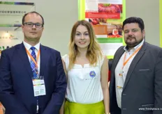 Bicoloured Apples from Poland are represented by Martin Stasaik, Paula Gumierra and Andrej Zolcik. Now Polish apples have market access all are curious to see how the first season will play out.