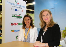Bianca and Nada from Centro Servizi Ortofrutticoli (Italy); responsible for the Italian delegation.