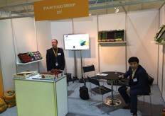 At the Staay Export B.V (Netherlands); works closely with selected growers, grower associations and suppliers, which enables them to offer fresh and safe produce worldwide.