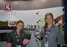 Natalia Dinina and Veronica Bauer with Koppert Cress. Natalia shows a new item called Zorri cress and Veronica holds wild Vida flowers.