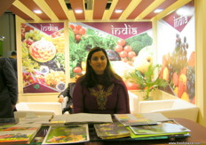 Ms.Pnaik for APEDA (India); Ms Pnaik is wearing the traditional dress from India.