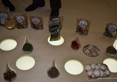 A view of the fresh and dried mushrooms offered by Jantex.