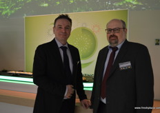 Andreas Borgers Marketing Manager for Zespri Germany with Herman Richter from VDFB.