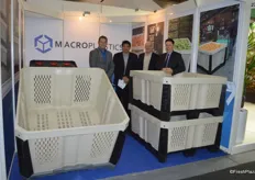 Macro Plastics proudly shows its 4-way fork entry base pallet as well as a new Shipper Bin. From left to right are Joop Kurver, Esteban Becerra, Rodney Salmon and Hugo Ramos.