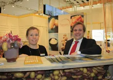 Nele and Ben Muyshondt from Pomuni at the stand with various coloured potatoes.