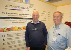 Agri Technology with its latest technology Airo Fresh. This technology is originally used in space travel and is now also available for fruit storage, during which the air is cleaned. Roger from Agri Technology, left, and Desmond Muir from AiroFresh, right.