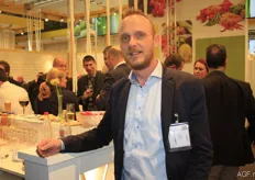 Cédric Bleuset from Hollyberry at the VLAM stand.