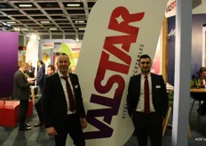 Valstar presented its new corporate identity: Valstar- Vitality in Vegetables. Tom Vos and Ferhat Tivsiz with the new logo