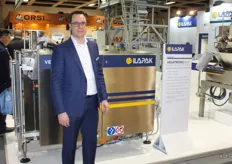 Ilapak attended the fair with five machines - two complete weighing and packing lines and a horizontal flow packer. Mark van der Kamp, of Sarco Packaging, is a dealer at Ilapak