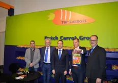 Topcarrots for the Dutch Carrot Group are cultivated throughout the Netherlands and supplied worldwide. Jan Daniels, Hans Steltenpool, Gerrie Stroeve, Matthijs Sels and Hans Knook.