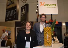 Arjan van Stekelenburg and Ineke Christiaens from Hazera. The Summersun yellow cherry tomato is new. These tomatoes, which are cultivated under illumination, taste like sweets and can be bought from all major supermarkets in the Netherlands. The challenge is getting children to eat the tomatoes as a daily snack. The tomatoes are cultivated by two Dutchmen and one Belgian.