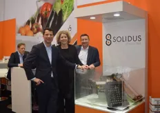 Solidus Solutions supplies solid cardboard which can be used under the moistest of circumstances. Dominicus Fennema, Liesbeth van den Akker and Lauran Jansen.