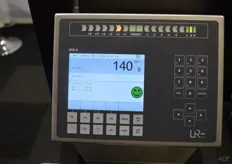 With the LRE weighing technique, productivity of an employee can also be measured by means of the performance module.A red or green smiley will appear on the screen depending on productivity. Speed will slowly be increased, there is a speed for beginners, for professionals and one in the middle. The employee can tell whether they are at the right speed by looking at the smiley.