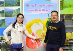 Hunter Zhang and his wife of Xiamen Topsource Trading, exporter of Chinese pomelo. Hunter is the director of the company.