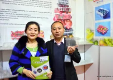 Qingdao Great Industry and Trade produces plastic packaging for fresh fruits and vegetables. On the photo is Selina and the company's general manager.