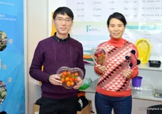 Chen Liang and Gao Zhen Lan of Huashuo Packaging.