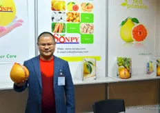 Sandi Lai, General Manager at Sonpy (Xiamen Sonpy Import & Export), grower and exporter of pomelo.