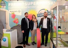 Tim Papendorf, Sandra Maier and Malte Stubbe from McAirlaid's Vliesstoffe GmbH present the new Fruitpad Freshguard HC, a product for optimal moisture content in berries, salads and herbs packaging.
