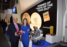 "José Vercher and his daughter at the stand of Bollo, winner of the "Taste of the Year 2017" award."