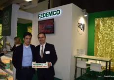 Roberto Rodrigo, of Embalajes Serraenvas, and Roberto García, at the stand of FEDEMCO. Small wooden packaging is increasingly popular.