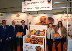 Commercial and management team of the Medina Group, represented by its companies Inter Terra, which was promoting its Sharon kaki and kumquat, and Viveros California, which was promoting its Marisol strawberry and its San Rafael raspberry.