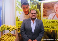 Marco Vinicio Valencia, responsabilidad social empresarial de APIB, Asociación de Productores Independientes de Banano). APIB is an organization of more than 85 banana producers together that promote bananas from Guatemala. According to their information, bananas are the third biggest agricultural export product of Guatemala.