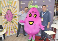 "Mdjid Aïdh and Emanuel Eichner from Alterbio and in the middle "Sweety Bonita". It is their brand for the sweet potato."