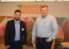 Nikos and Vasilios of Asepop Naoussa; the company is currently preparing for the new stone fruit season. They also offer pears and kiwis.