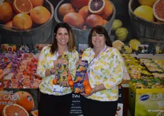 Julie DeWolf and Erin Semper of Sunkist show Ojai Pixie tangerines and Gold Nugget seedless mandarins that are both in season right now