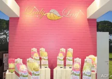 Lady Leaf: the new concept for which chicory and other leafy vegetables are packaged with nuts and dried fruits. www.ladyleaf.com.