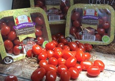 Red Sun Farms of Kingsville, Ont. displayed its Organic Grape Tomatoes packaged in a peel-back top.