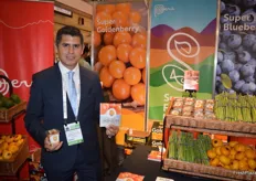 Erick Vera Bazan, from Pichuberry, a brand for physalis grown in Peru.