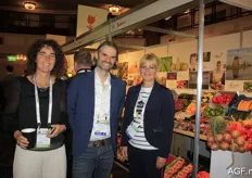 Wilma Van den Oever (Dutch GroentenFruit Huis) was exhibitor in the Holland Pavilion. Rui Medeiros Santos and Nicole Den Toom (International Innovation Company) were visiting the LPS.