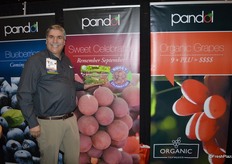 John Pandol with Pandol Brothers shows Pandol's proprietary variety Sugar Crunch. It's a green grape that is available starting late July.