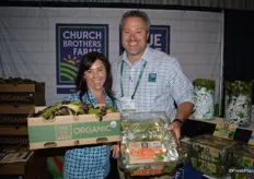 Kori Tuggle and Ernst van Eeghen with Church Brothers. Kori shows organic lettuce for foodservice while Ernst shows a retail pack of organic lettuce. For Ernst it was his third day in the job after re-joining Church Brothers.