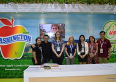 The team from Washington Apples and USA Pears.