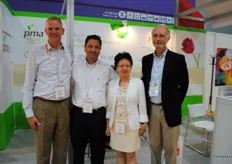 Richard Owen, Anthony Barbieri and Mabel Zhuang from PMA on the picture with Marc Soloman from Capespan.