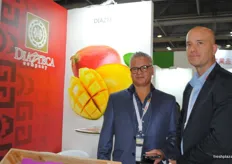 Enrique Diaz and Rod Diaz from Diezteca company, promoting their Mexican mangos