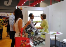 Josefina Mena from Moyca, Spain. A lot of interest in the many different grape varieties that she brought with her, especially in the sweeter varieties.