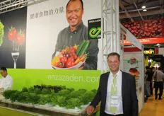 Chris Groot of Enza Zaden. Lettuce cultivation on water always attracts attention.