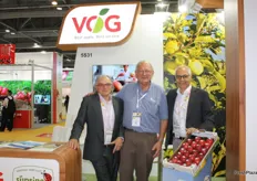 Jon Durham (International Pink Lady Alliance Limited), Peter Dall (Pomfruit Alliance) and Gerhard Dichgans (VOG)