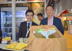 Director Tan Sue Sian (r) with a colleague at Top Fruits stand (Malaysia)
