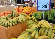 Presentation of these bananas on sale could be better. These fruits cost 0.56 euros, discounted from 0.70 euros.