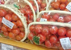 More tomatoes and prices on this shelf are considerably higher than for other produce: 179 ruble (2.60 euro) and 118.90 (1,72 euros).