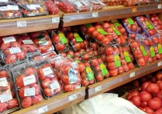 Abundand supply of tomatoes, and that’s how the Kremlin loves it. After the ban on Turkish fruit and vegetables Russian companies invested heavily on tomato production. Even though the relations with Turkey are improving, Turkish tomatoes are still banned.
