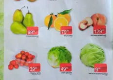 Another poster promoting fruits and vegetables on a discount. Pears for example cost 99.90 ruble (1.45 euro).