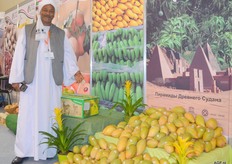 Ali Abdalrhman of the Sudanese Centre. This company is DEurep Gap certified and exports mangoes for nine months of the year (from January to September) from Sudan. They now use the Viber Heat Treatment on their mangoes. This prevents damage from fruit flies. They supply five varieties that they grow themselves on 1 000 hectare. Besides mangoes, the company also supplies green beans, melons and bananas. For the first time, Okra is being sent to Norway.