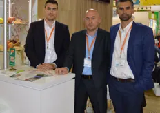 Pik Juzni Banat, a Bosnian company, is a grower and exporter of hard fruit, nectarines and peaches. The company has 220 hectare under apples of various kinds like the Idared (49 ha), Golden Delicious (51 ha), Granny Smith (53 ha), Red delicious (22 ha), Braeburn (16 ha) and Gala mondial (9 hectare). The average yield is 60 ton/ha of high quality apples. Peaches and nectarines are cultivated on 160 hectare. Nikola Mosjsilovic, Goran Zabrkic and Milan Zivkovic.