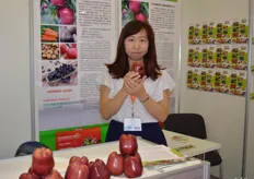 Tianshui Mei Tong Import & Export Co. exports apples, potatoes, garlic, ginger and carrots